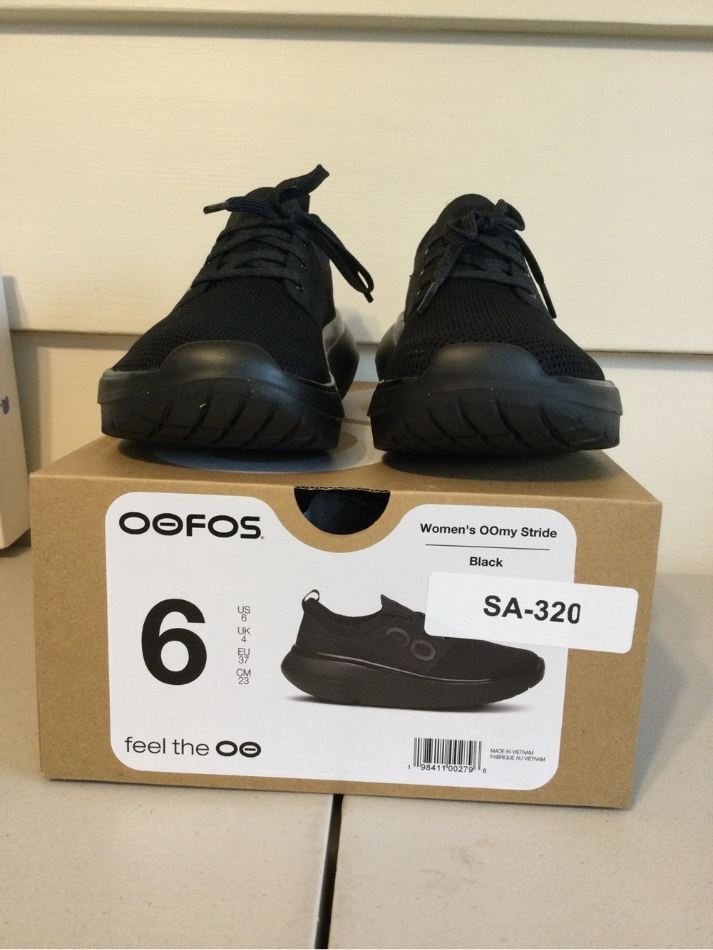 OOFOS Women's OOlly Stride Black Slip-On Sneakers - Size 6